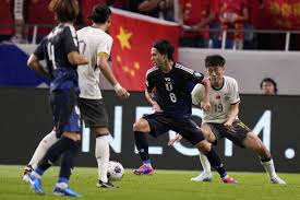 冠隊伍競相